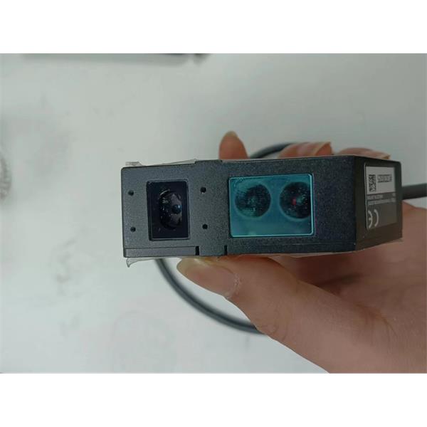 日本KEYENCE基恩士LK-G5000高精度CMOS激光位移傳感器控制器電纜CB-A5